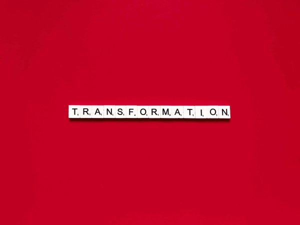 Comment aménager une chambre d'invités avec des meubles convertibles?